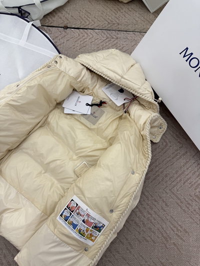 ハイクオリティダウンジャケット角部分ディテール